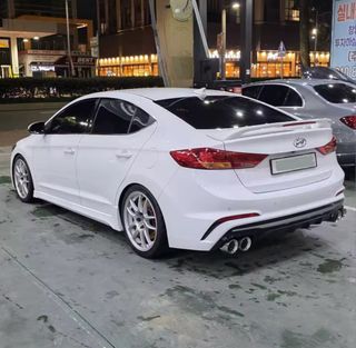 Colas de escape plateadas