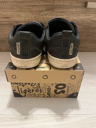 Zapato Feroz Rocker Negras Talla 33