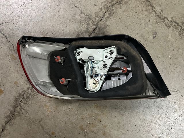 Piloto trasero derecho BMW E93 CABRIO - Leds rotos