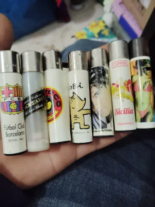 Lotto di 7 accendini Clipper con vari design