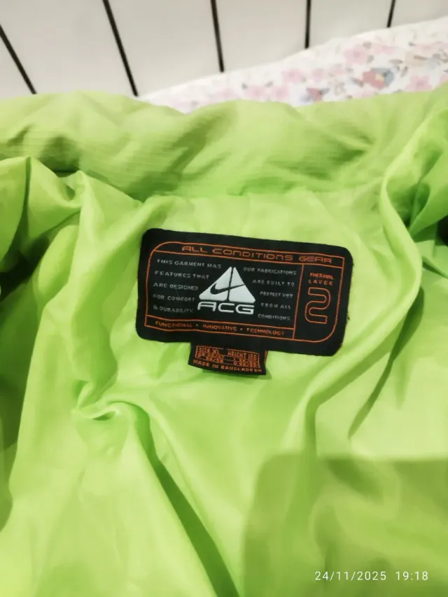 Plumífero Nike azul y negro