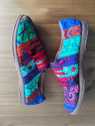 Zapatos multicolor planos
