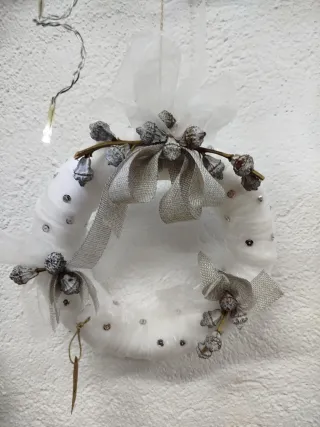 Corona de Navidad Blanca y Plateada