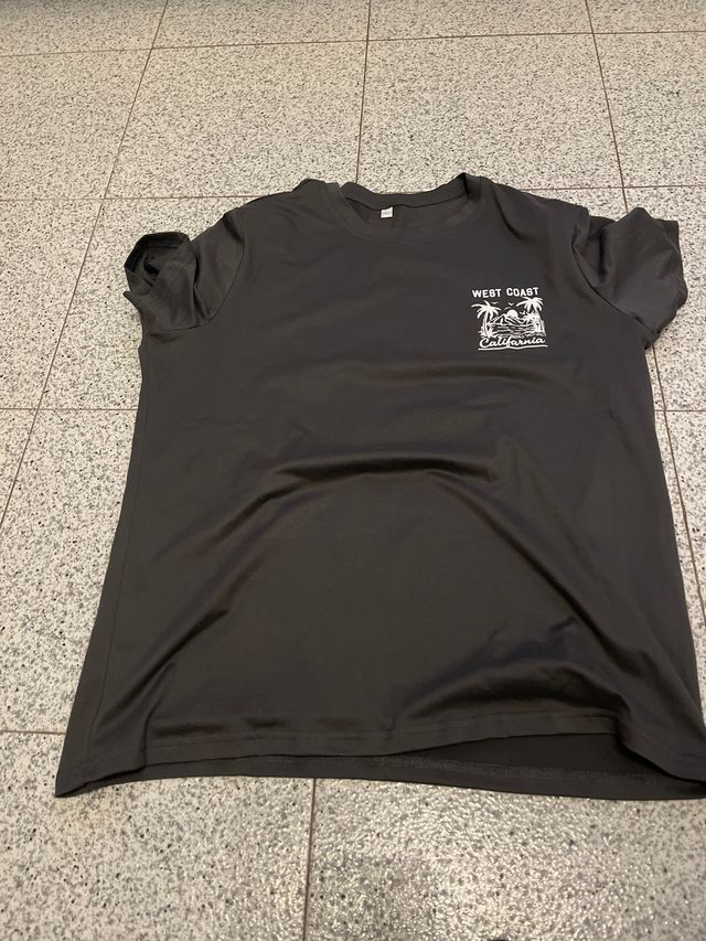 Camiseta Shein Gris Estampado Costa Oeste