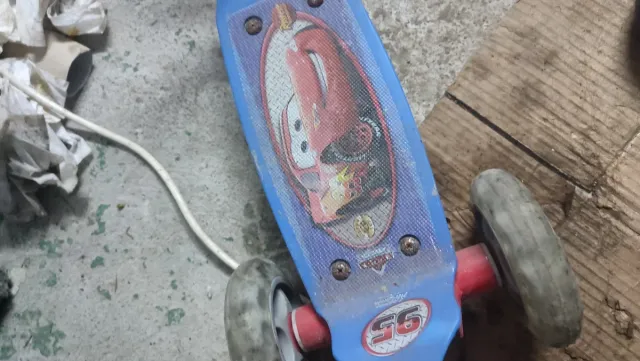 Patinete infantil Rayo McQueen 3 ruedas