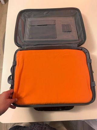 Ordenador portátil Acer con funda