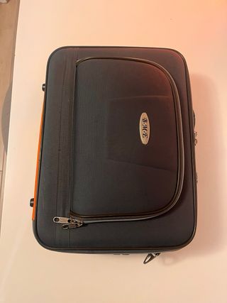 Ordenador portátil Acer con funda