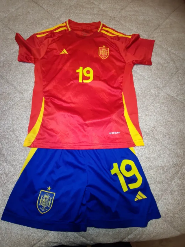 Lote 2 equipaciones España fútbol