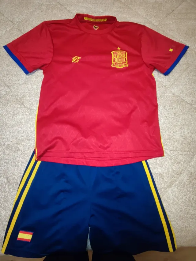 Lote 2 equipaciones España fútbol