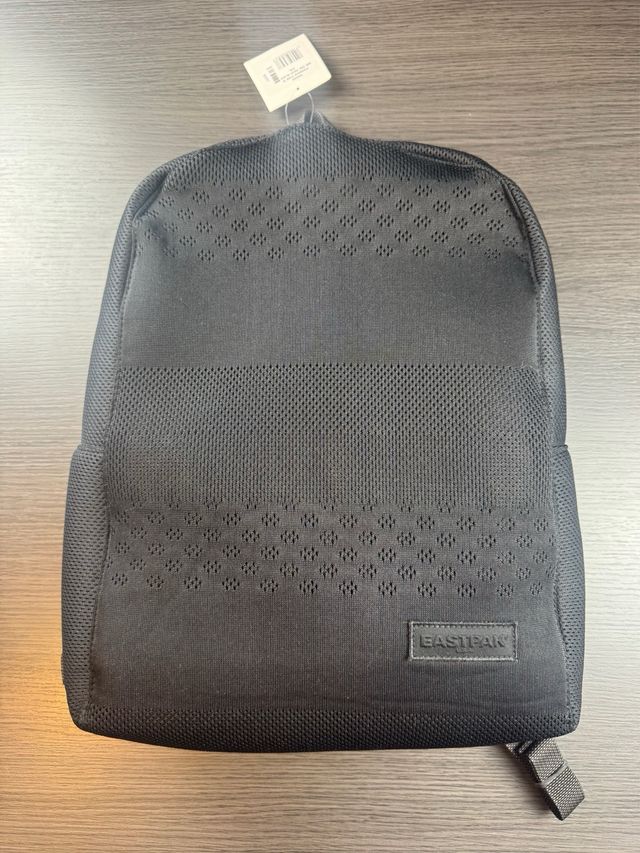 Mochila Eastpak One Piece Black Nueva