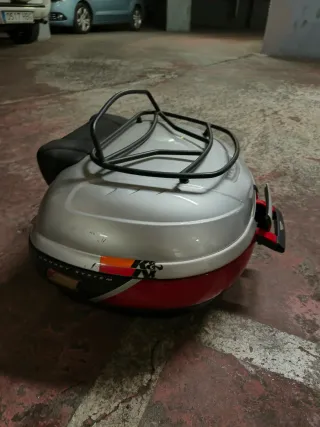 Soporte Portabaúl y Baul Givi Monokey Honda VFR800