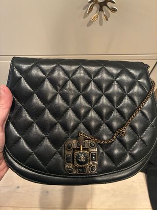 Borsa Chanel Vintage in Pelle Nera. Pelle molto morbida.