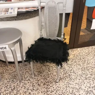 Juego de 2 sillas y mesa plateadas