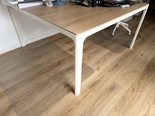 Mesa de escritório quadrada madeira e metal