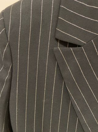 Chaqueta de rayas negra plateada más grande de S