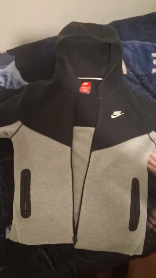 Sudadera Nike Tech Fleece Negra y Gris