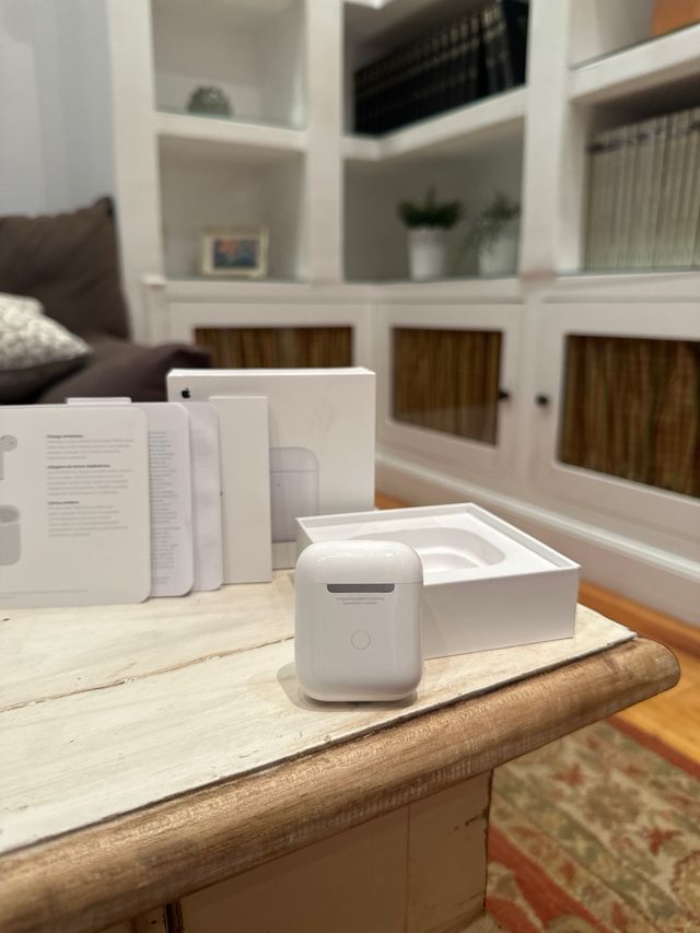 Estuche Carga Inalámbrica AirPods A1938