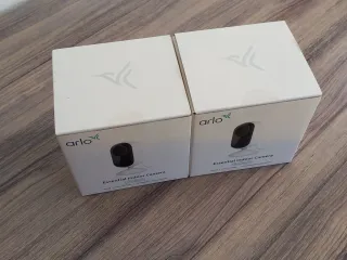 Pack 2 Cámaras Arlo Essential Indoor 2da Gen