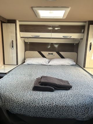 Mc Louis Yearling – Cama en isla, 41.000 km, impec