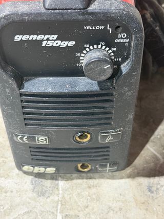 Máquina de soldar genera 150 ge