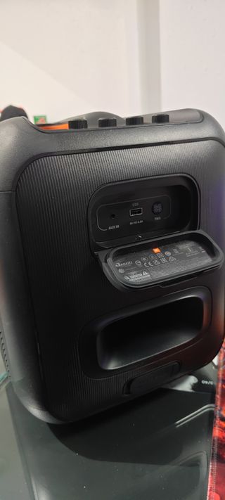 JBL Partybox Encore - COMO NUEVO.