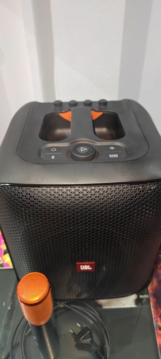 JBL Partybox Encore - COMO NUEVO.