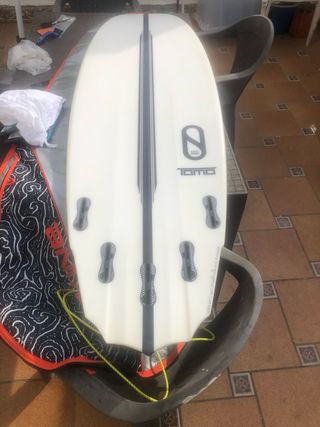 Tabla Firewire Cymatic + Traje Honda L