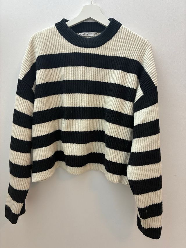 Jersey Bershka Rayas Blanco y Negro Talla M