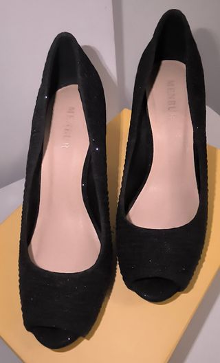 Zapatos de tacón negros con brillo