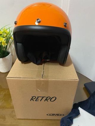 Casco naranja estilo retro dmd