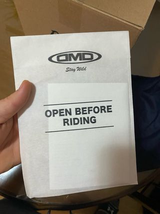 Casco naranja estilo retro dmd