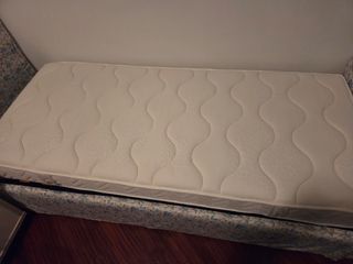 Letto singolo con rete doghe e materasso