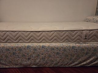 Letto singolo con rete doghe e materasso