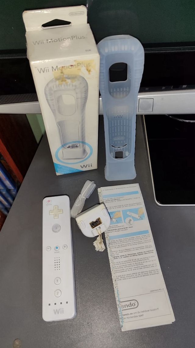 Mando Wii + Motion Plus Nintendo