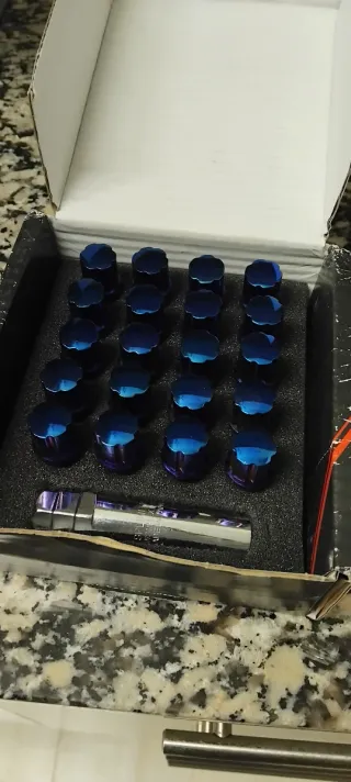 Tornillos Ruedas Neocromados