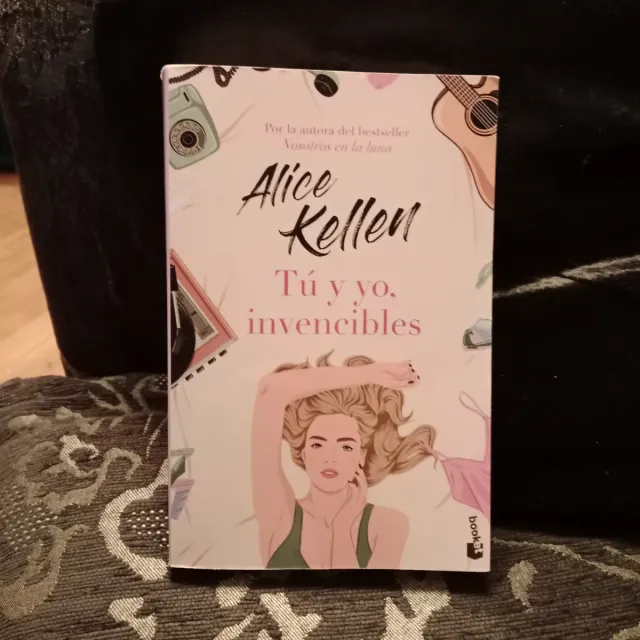 Tú y yo, invencibles: La autora más vendida del...