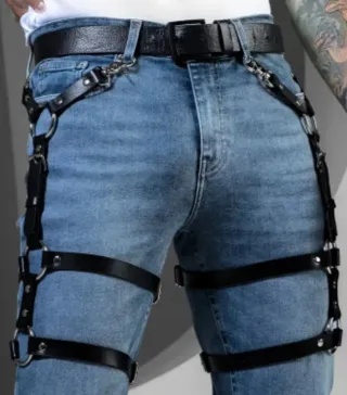 Harness per gambe in pelle