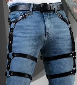 Harness per gambe in pelle