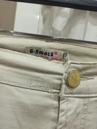 Pantalón vaquero elástico beige