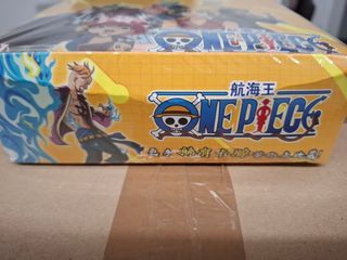 One Piece Yellow 2Y Display Box Sigillata