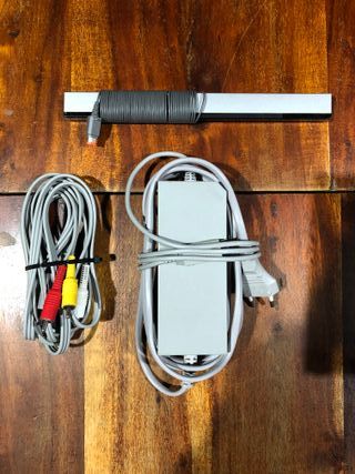 Console Nintendo Wii bianca completa di cavi