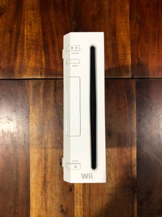 Console Nintendo Wii bianca completa di cavi