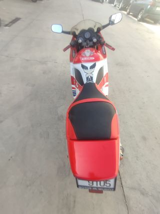 Moto Honda CBR 600F Roja y Blanca