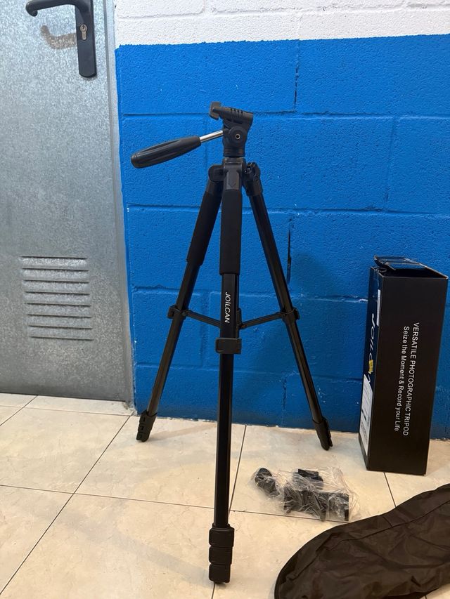 Trípode JOILCAN con funda y accesorios