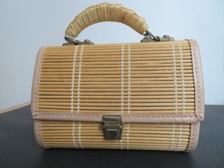 Bolso de mano de mimbre
