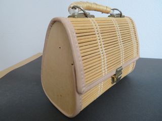 Bolso de mano de mimbre