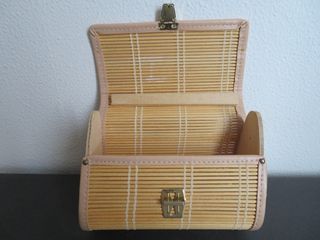 Bolso de mano de mimbre