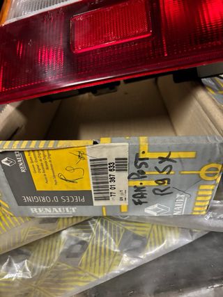 Fanalini posteriori Renault 9 nuovi sx e dx