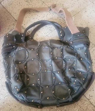 Borsa in pelle color oliva a mano o tracolla