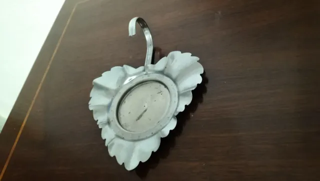 Bandeja metal plateado hoja